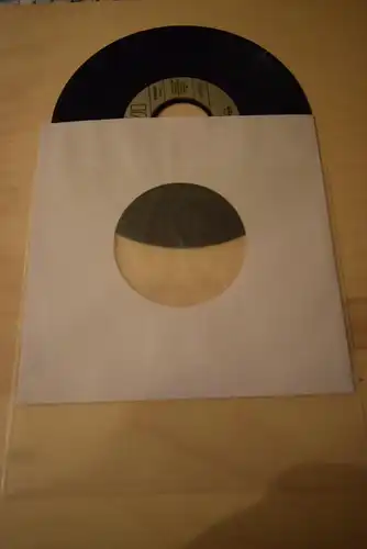 Mr. Mister ‎– Kyrie / Run to her 