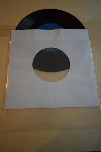 10cc ‎– Good Morning Judge / Don't squeeze me like Toothpaste