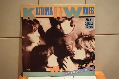 Katrina And The Waves – Walking On Sunshine (Extended Mix)