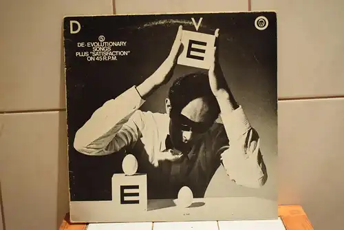 Devo ‎– B Stiff