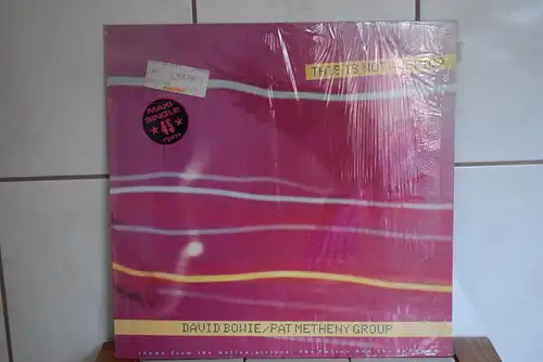 David Bowie / Pat Metheny Group – This Is Not America (Theme From The Original Motion Picture, The Falcon And The Snowman)