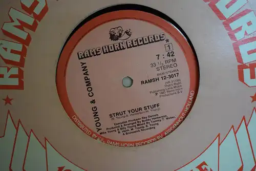 Young & Company – Strut Your Stuff / Got To Be Free