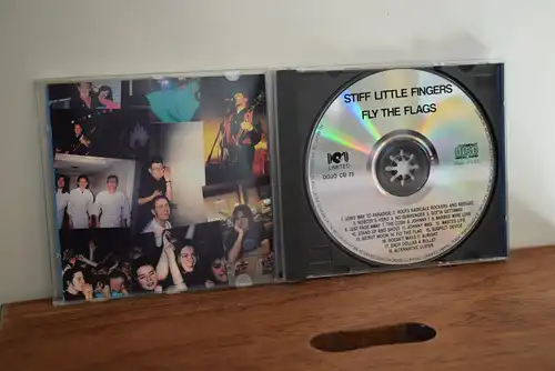 Stiff Little Fingers ‎– Fly The Flags