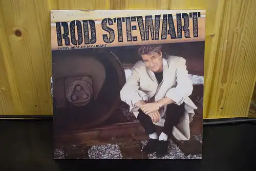 Rod Stewart – Every Beat Of My Heart