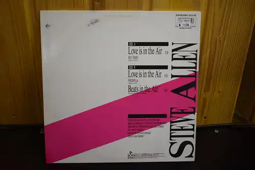 Steve Allen ‎– Love Is In The Air (90's Remix)