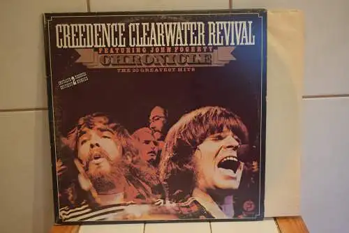 Creedence Clearwater Revival Featuring John Fogerty ‎– Chronicle (The 20 Greatest Hits) "Paramount Canada Pressung "
