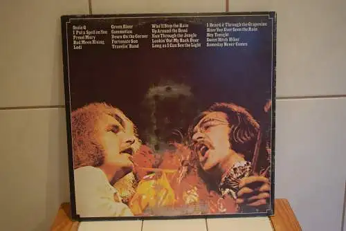 Creedence Clearwater Revival Featuring John Fogerty ‎– Chronicle (The 20 Greatest Hits) "Paramount Canada Pressung "