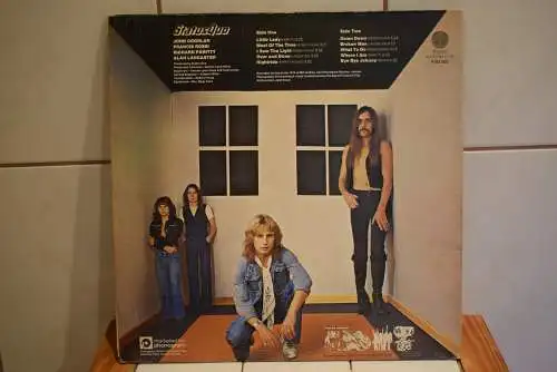 Status Quo ‎– On The Level