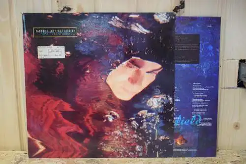 Mike Oldfield – Earth Moving