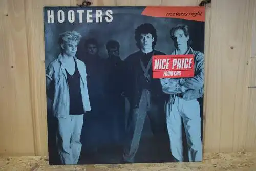 Hooters – Nervous Night