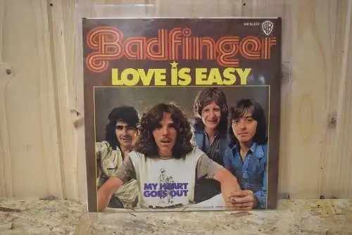 Badfinger ‎– Love Is Easy/My Heart goes out