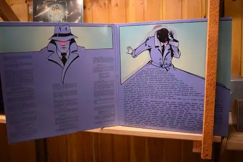 Clowns & Helden ‎– Von Beteuerten Gefühlen Und Anderer Kälte