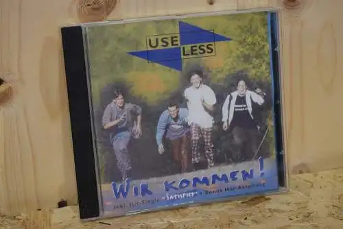 Useless  ‎– Wir Kommen! " Mit Autogrammen der Band auf der Cover Innenseite "