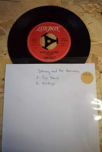 Johnny And The Hurricanes ‎– Time Bomb / Buckeye