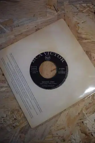 Elvis Presley ‎– Treat Me Nice / Jailhouse Rock