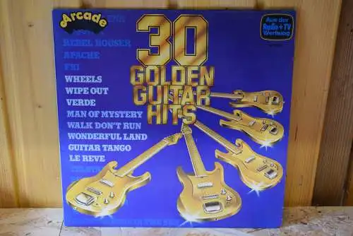 30 Golden Guitar Hits