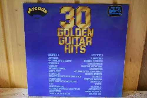 30 Golden Guitar Hits