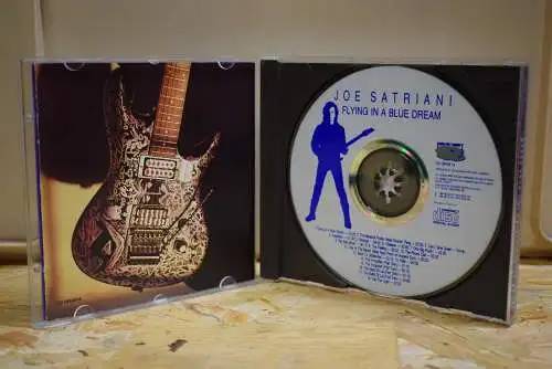 Joe Satriani ‎– Flying In A Blue Dream