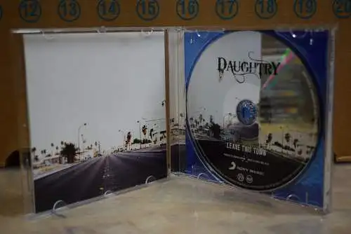 Daughtry ‎– Leave This Town