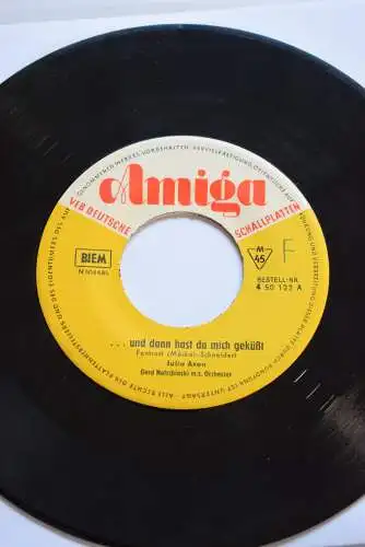 Julia Axen, Gerd Natschinski M. S. Orchester ‎– ...Und Dann Hast Du Mich Geküßt / Von Jahr Zu Jahr