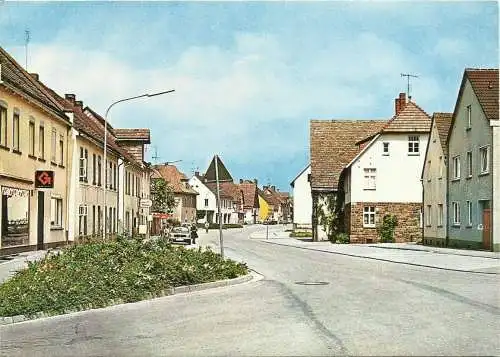 [Echtfotokarte farbig] AK Boffzen Weserbergland / Holzminden Straßenansicht Farbfoto 1976. 