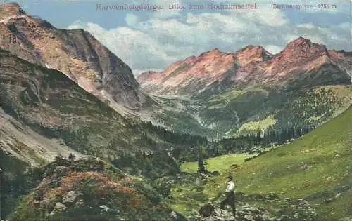 [Echtfotokarte farbig] AK Alpen Tirol Karwendel - Hochalmsattel / Birkkarspitze mit Bergwanderer ca. 1910. 