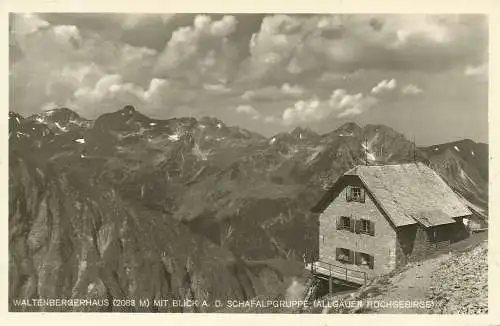 [Echtfotokarte schwarz/weiß] AK Waltenbergerhaus + Schafalpgruppe Oberstdorf Allgäu + DOEAV-Stempel. 