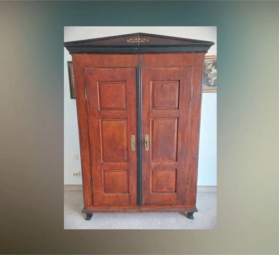 Kleiderschrank | Antik 0