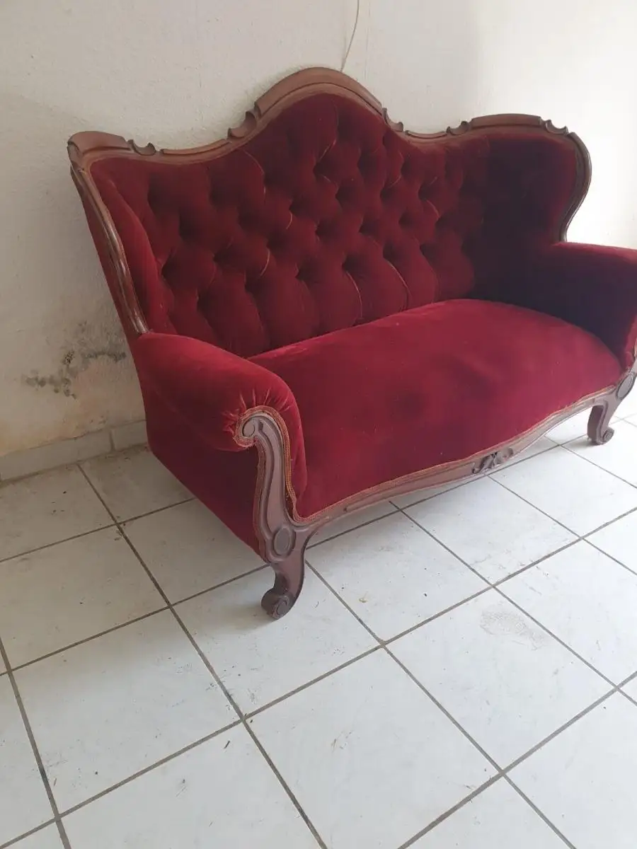 Rotes samt Sofa | Antik 10