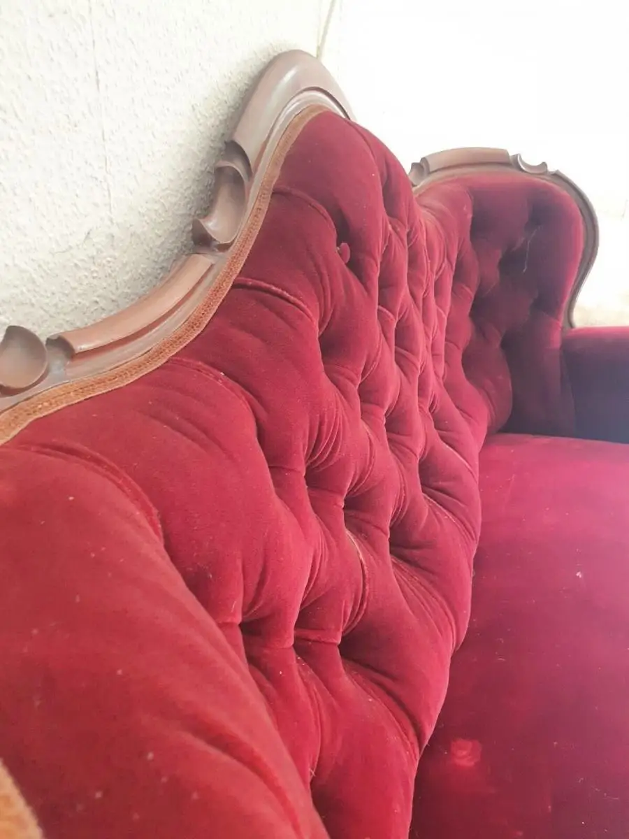 Rotes samt Sofa | Antik 8