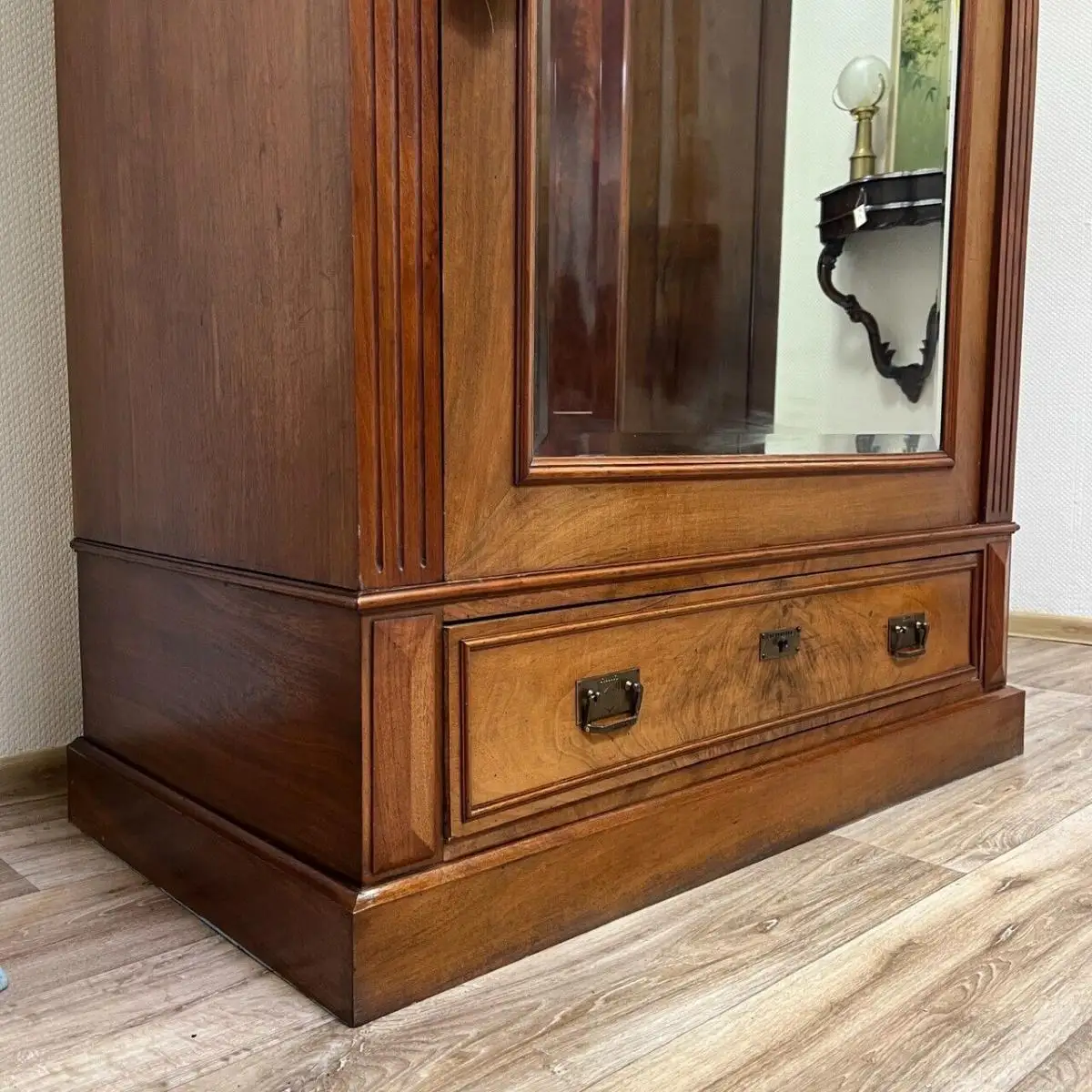 Antiker Schrank mit Spiegel aus der Gründerzeit um 1880 10
