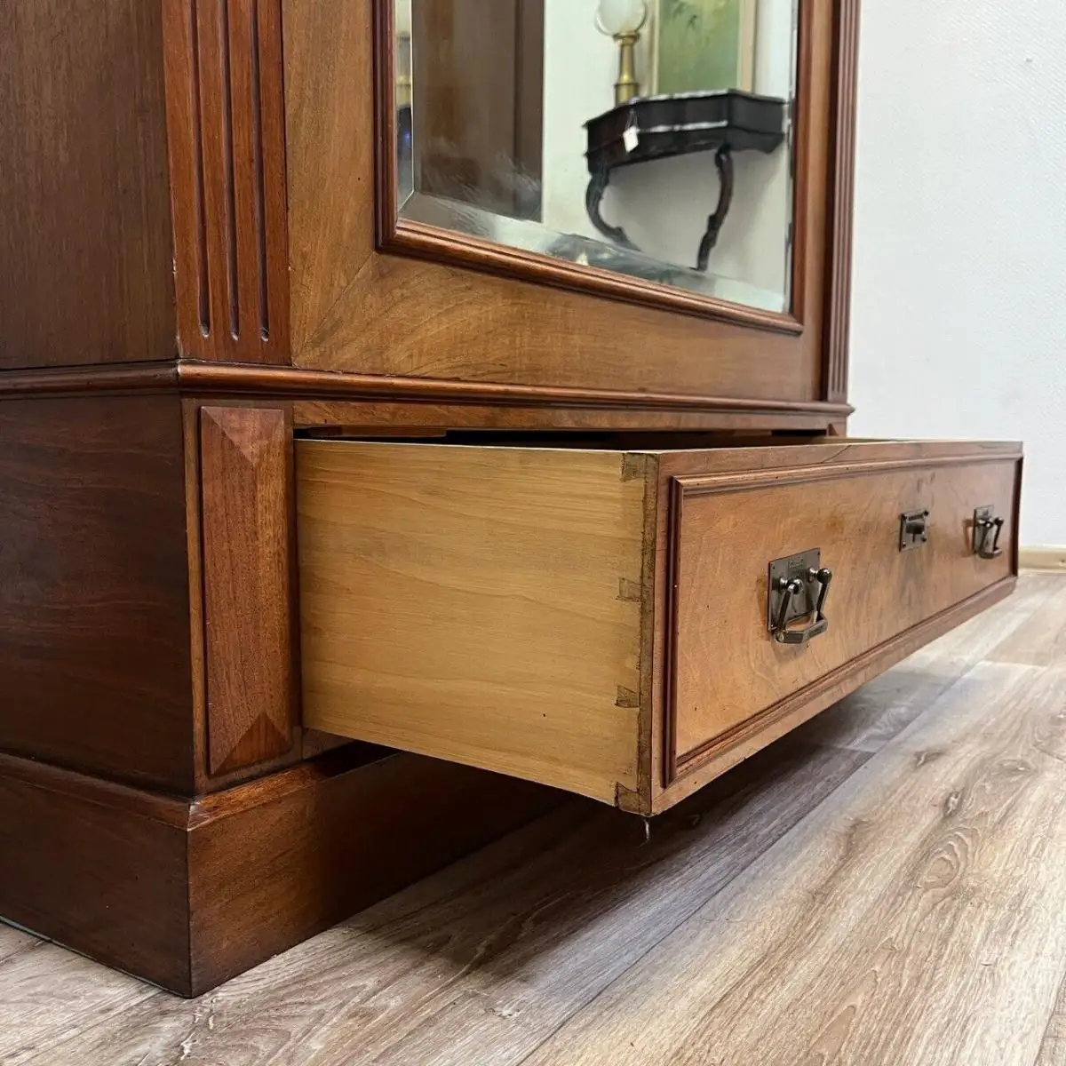 Antiker Schrank mit Spiegel aus der Gründerzeit um 1880 19