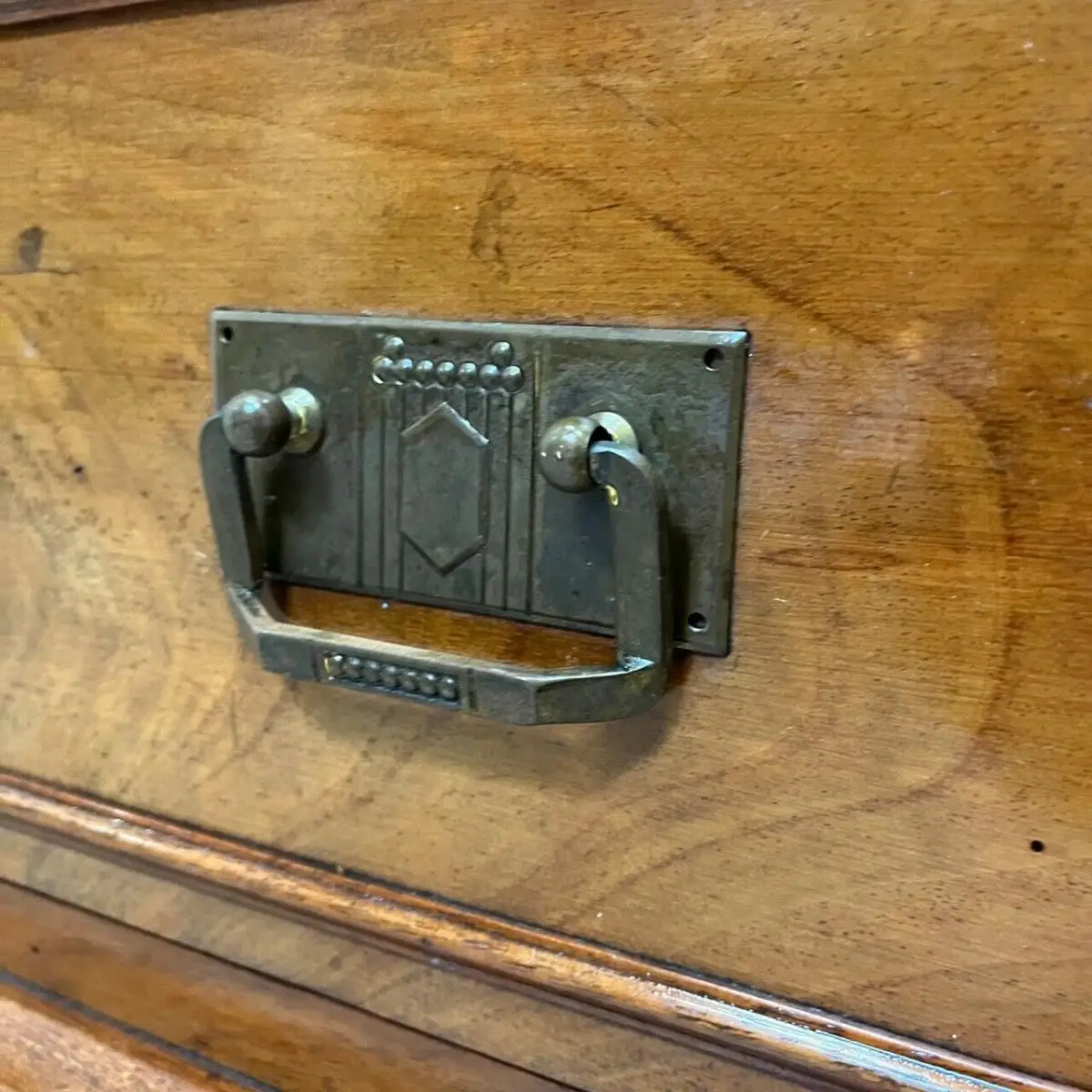 Antiker Schrank mit Spiegel aus der Gründerzeit um 1880 8