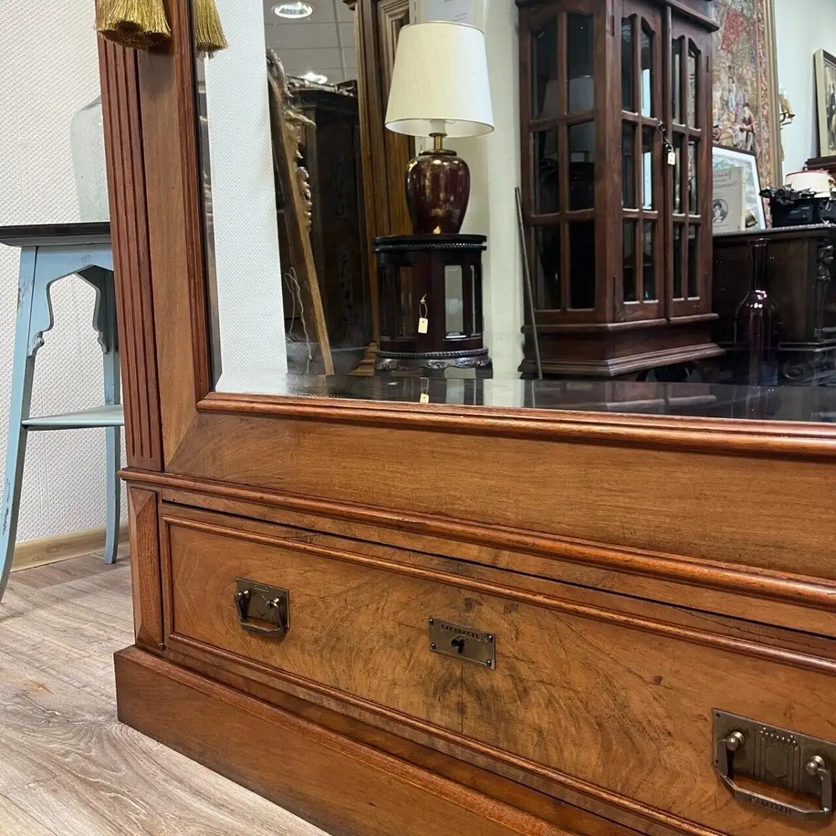 Antiker Schrank mit Spiegel aus der Gründerzeit um 1880 9