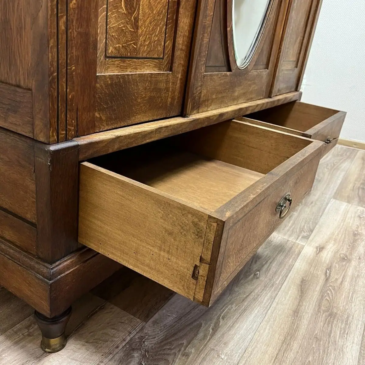 Kleiderschrank I Antik I Jugendstil I Bleiverglasung I Messing 20