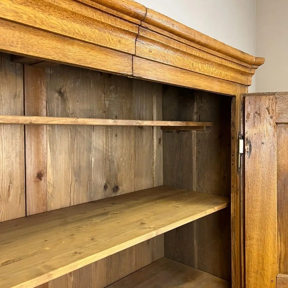 Kleiderschrank um 1780 I Klassizismus I Zeitlose Eleganz 15