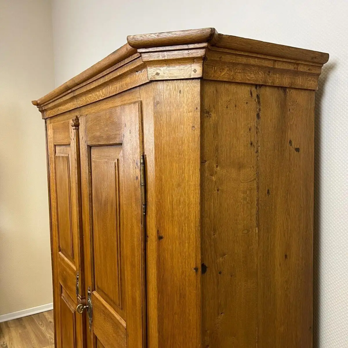 Kleiderschrank um 1780 I Klassizismus I Zeitlose Eleganz 7