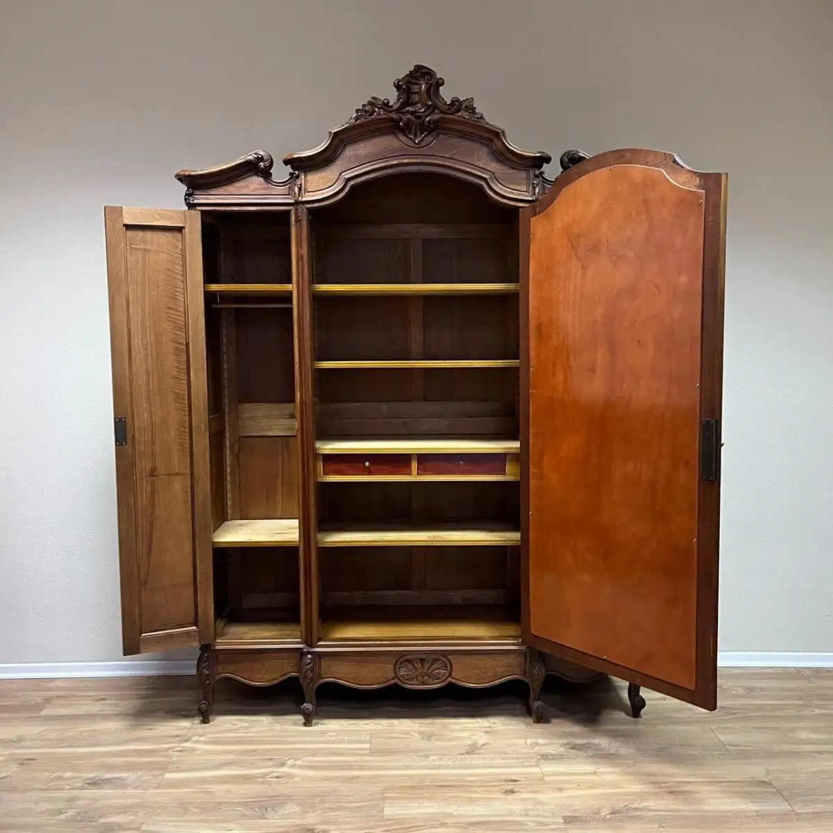 Antiker Kleiderschrank I Historismus I Nussbaum I Kostenlose Lieferung I Spiegel 11
