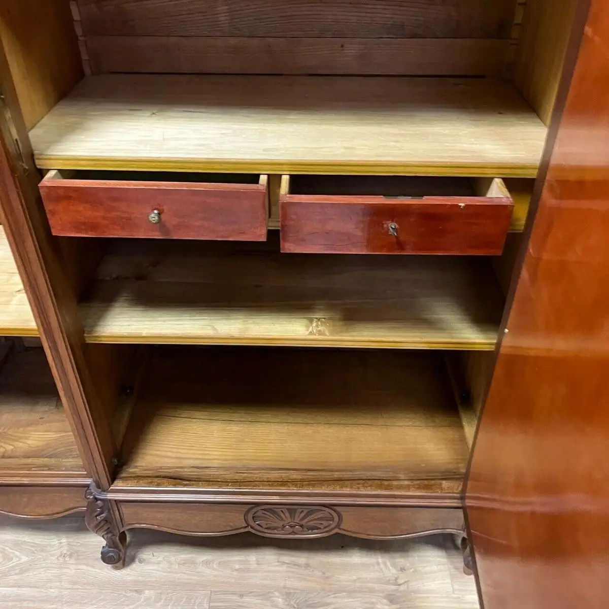 Antiker Kleiderschrank I Historismus I Nussbaum I Kostenlose Lieferung I Spiegel 15