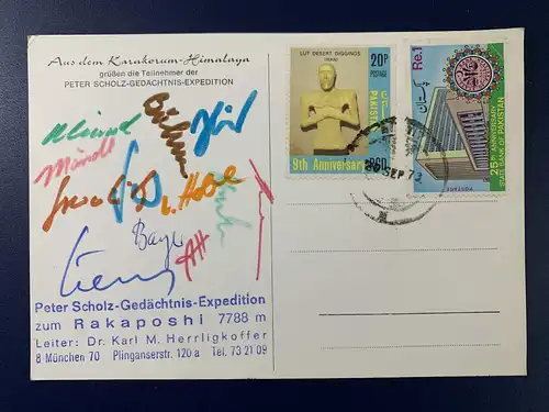 [Echtfotokarte schwarz/weiß] Rückseite: Aus dem Karakorum-Himalaya grüßen die Teilnehmer der Peter-Scholz-Gedächtnis-Expedition.
Es folgen die Unterschriften der Expeditionsteilnehmer einschl. des Leiters, Dr. K.-M. Herrligkoffer. 