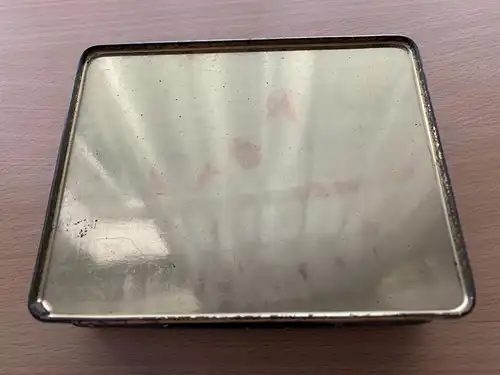 Alte Blechbox "CIGARETTES SWISSAIR", etwa 1930