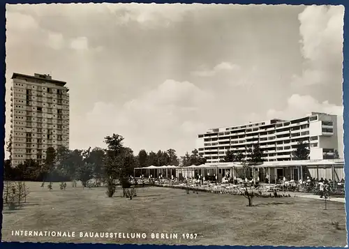 [Echtfotokarte schwarz/weiß] Internationale Bauausstellung Berlin 1957, nicht gelaufen, sehr gute Erhaltung. 