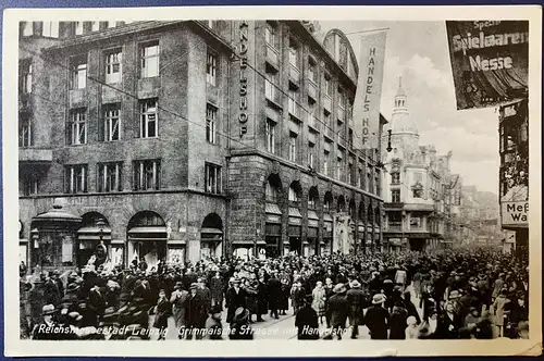 [Echtfotokarte schwarz/weiß] Leipzig, Grimmaische Straße, frankiert mit Mi.Nr. 765, gelaufen von Leipzig an eine Feldpostnummer, die Karte ist sehr gut erhalten, sehr sauberer Stempel. 