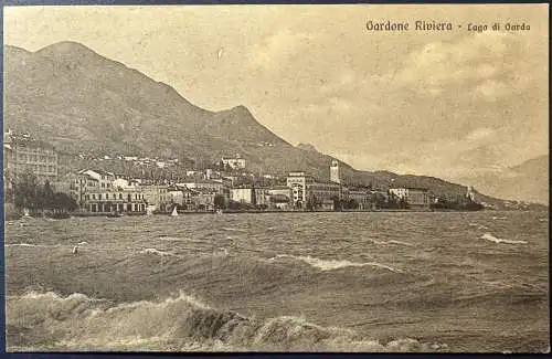 [Echtfotokarte schwarz/weiß] AK Gardone Gardasee, gelaufen mit Poststempel vom 29.03.1927 von Gardone nach München, saubere Stempel, Karte ist sehr gut erhalten!. 