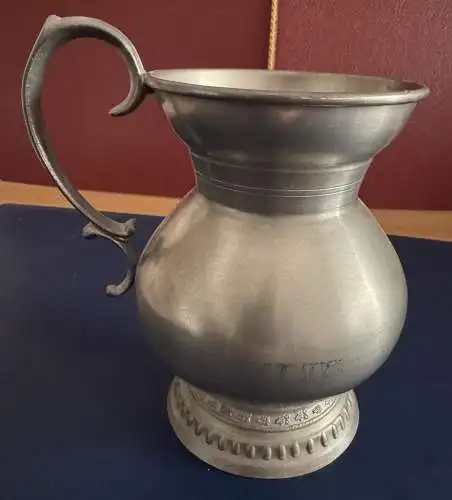 Zinngeschirr (Krug+Teller)