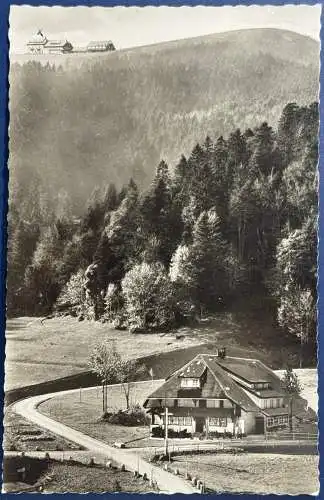[Echtfotokarte schwarz/weiß] AK Belchen (Höchste Posthilfstelle Badens), gelaufen mit Poststempel vom 12.08.1961 vom Belchen über Schönau nach Kassel, Karte ist sehr gut erhalten. 