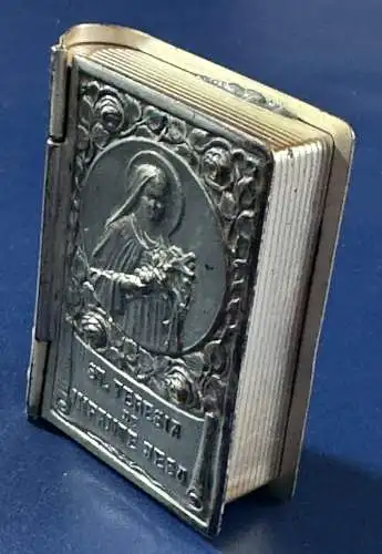 Schatulle mit Rosenkranz