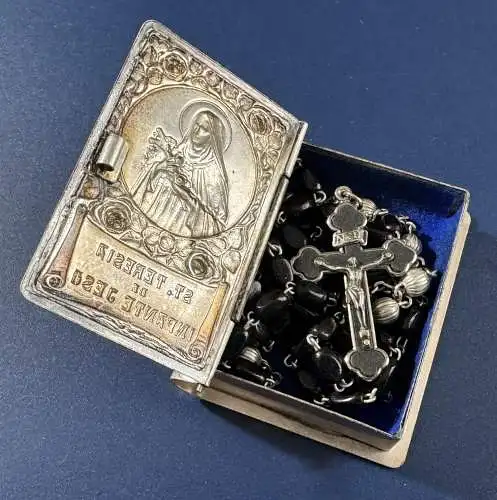 Schatulle mit Rosenkranz