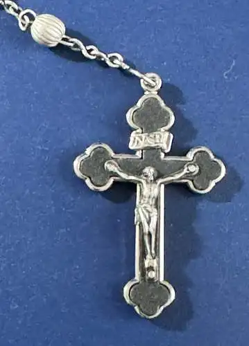 Schatulle mit Rosenkranz