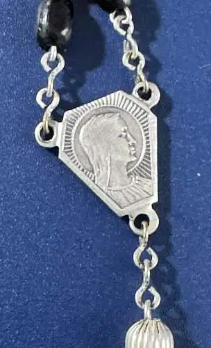 Schatulle mit Rosenkranz